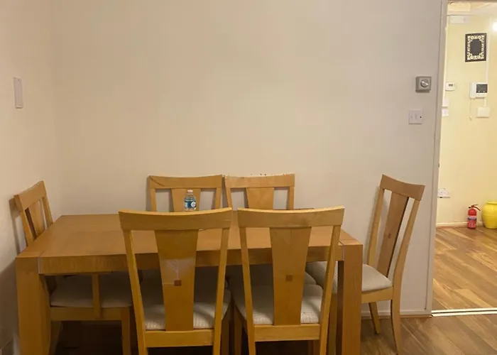 Lovely, Spacious 1-Bedroom Apartment With *Free Parking